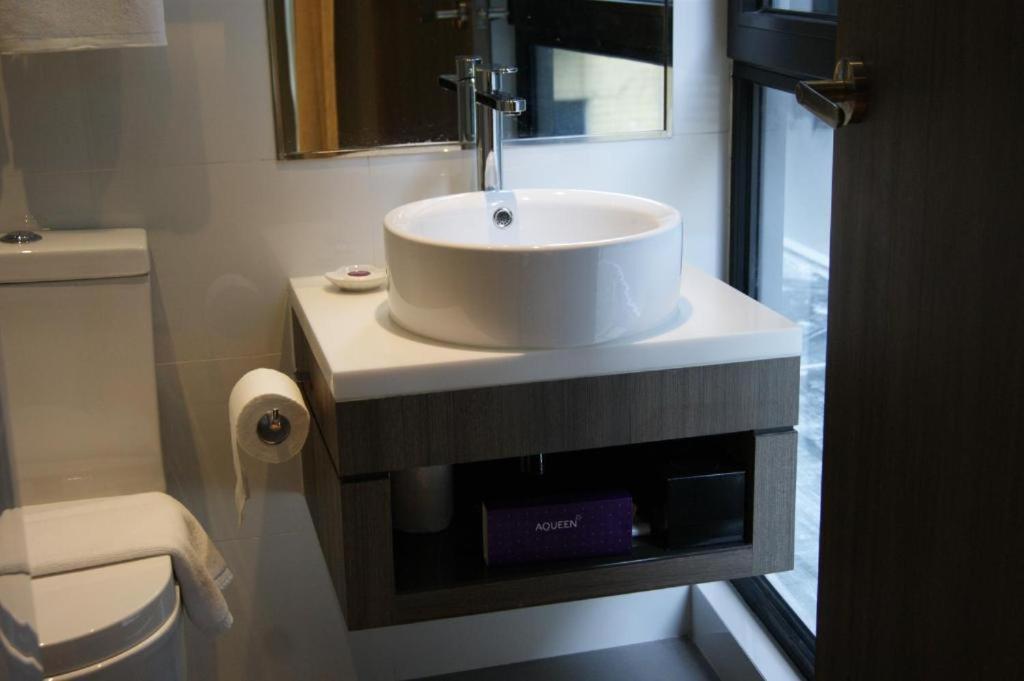 Amrise Hotel Kitchener สิงคโปร์ ภายนอก รูปภาพ