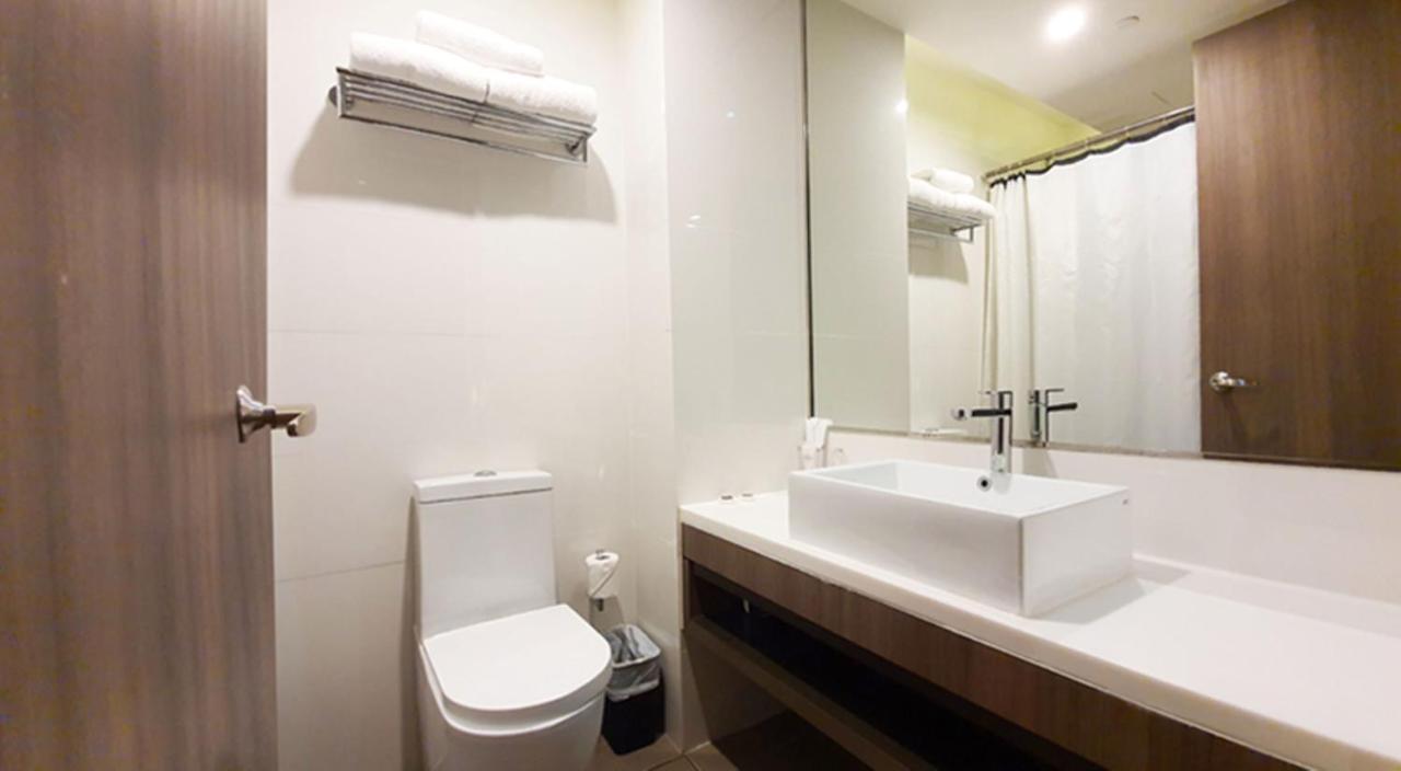 Amrise Hotel Kitchener สิงคโปร์ ภายนอก รูปภาพ
