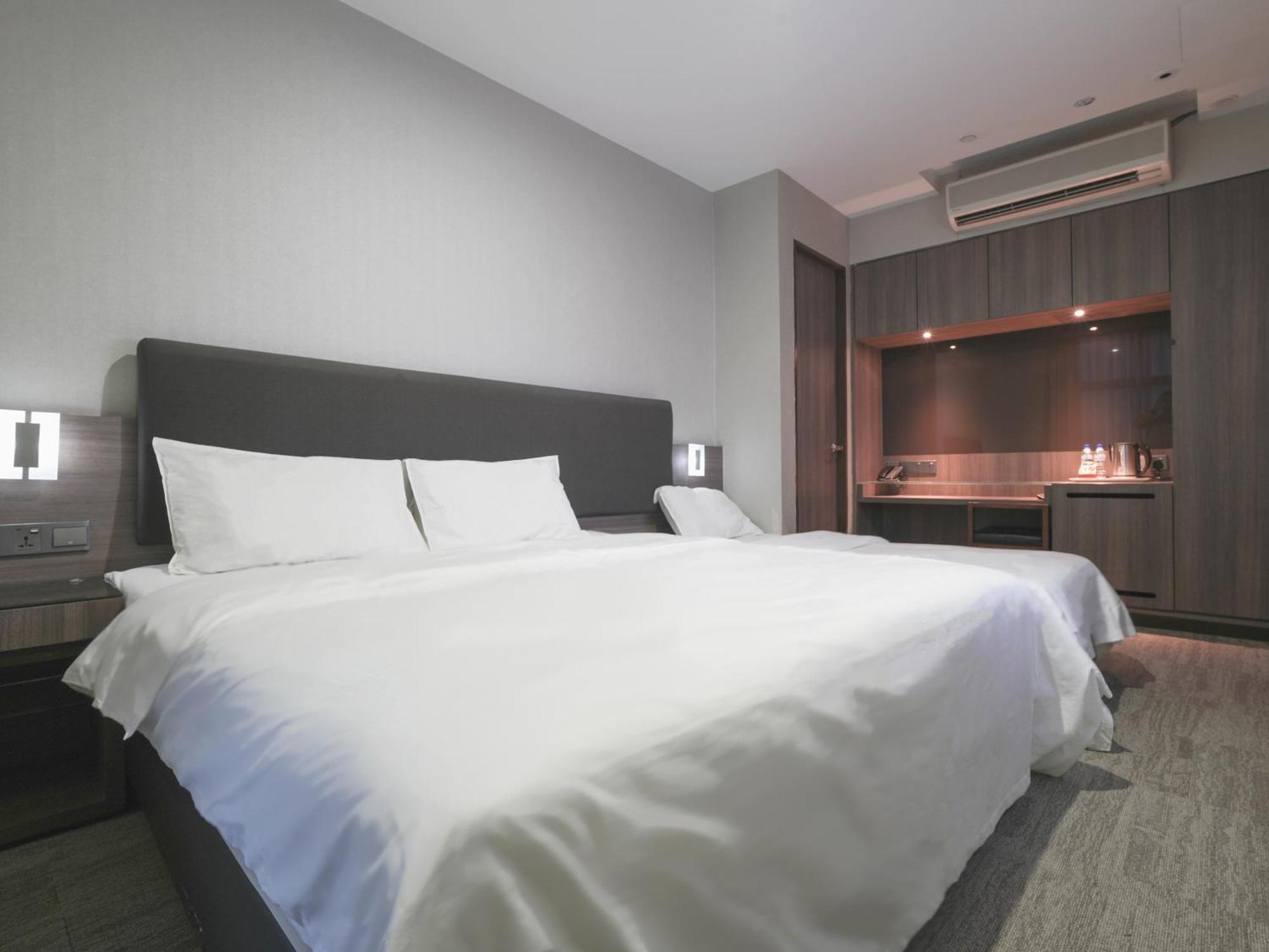 Amrise Hotel Kitchener สิงคโปร์ ภายนอก รูปภาพ